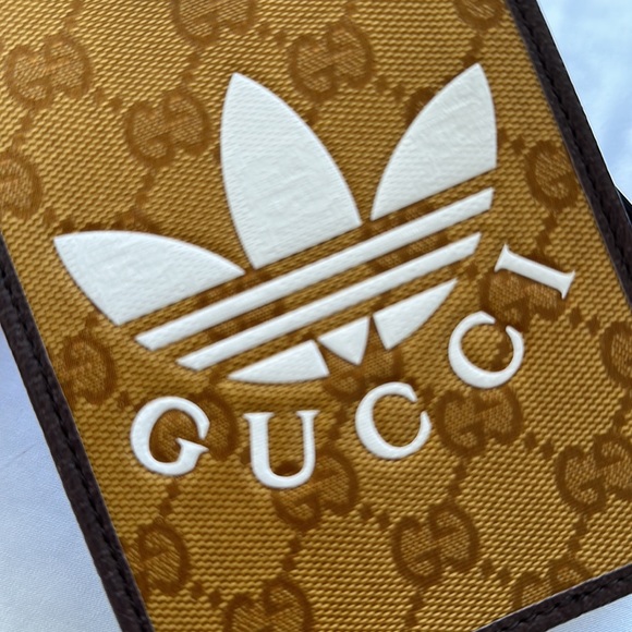 Gucci x Adidas phone case bag - Picture 2 of 4